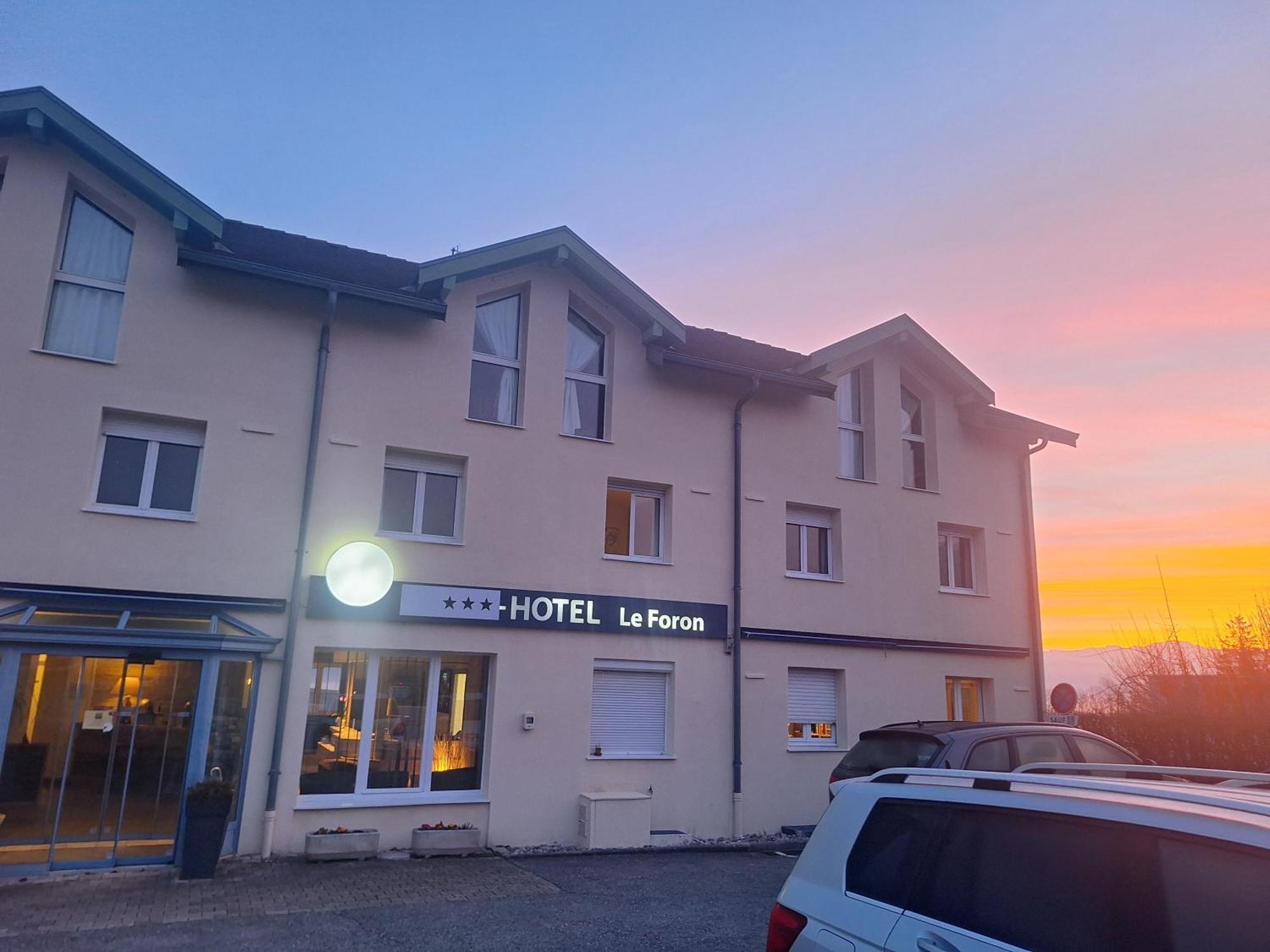 Hotel Le Foron La Roche-sur-Foron Bagian luar foto
