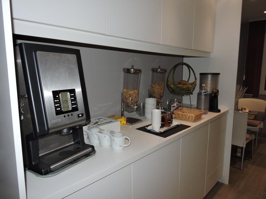 Hotel Le Foron La Roche-sur-Foron Bagian luar foto